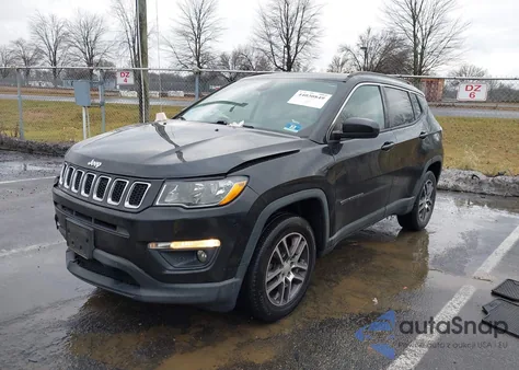 2018 Jeep Compass Latitude 4X4 z USA, uszkodzony, nr VIN 3C4NJDBB4JT113978